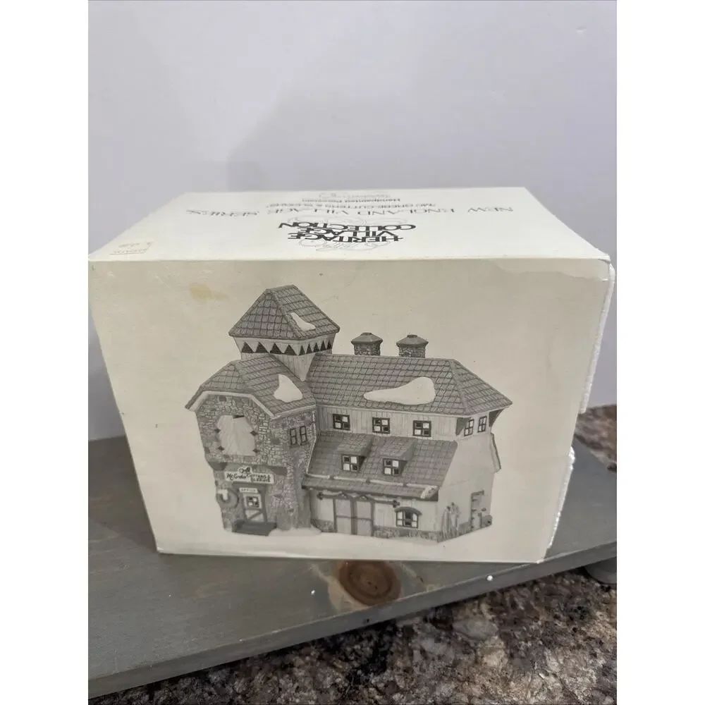 Dept 56 New England Village MCGREBE CUTTERS & SLEIGHS #56405 Lighted House 1991